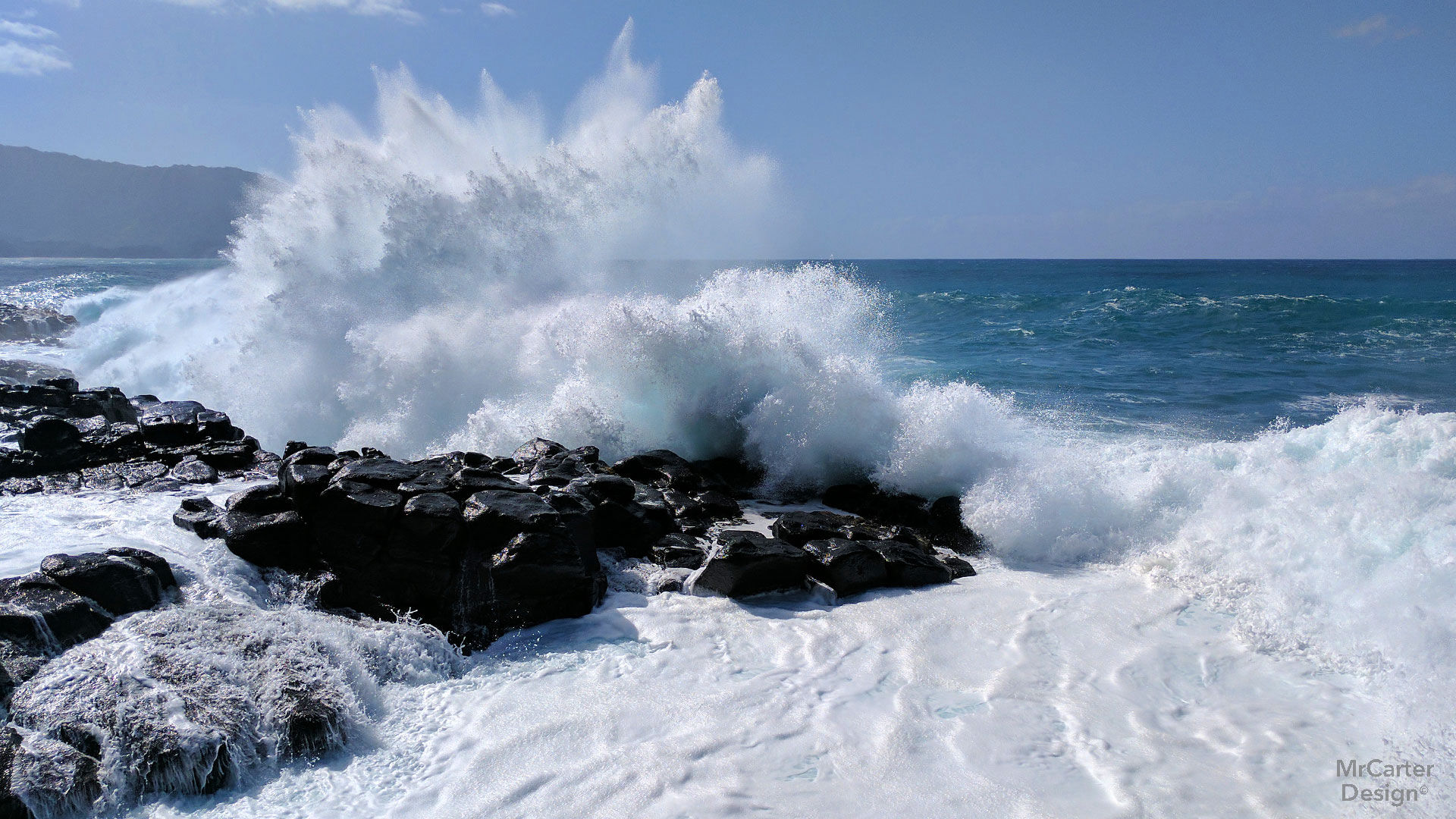 Ocean waves near Hanalei Bay, Hawaii